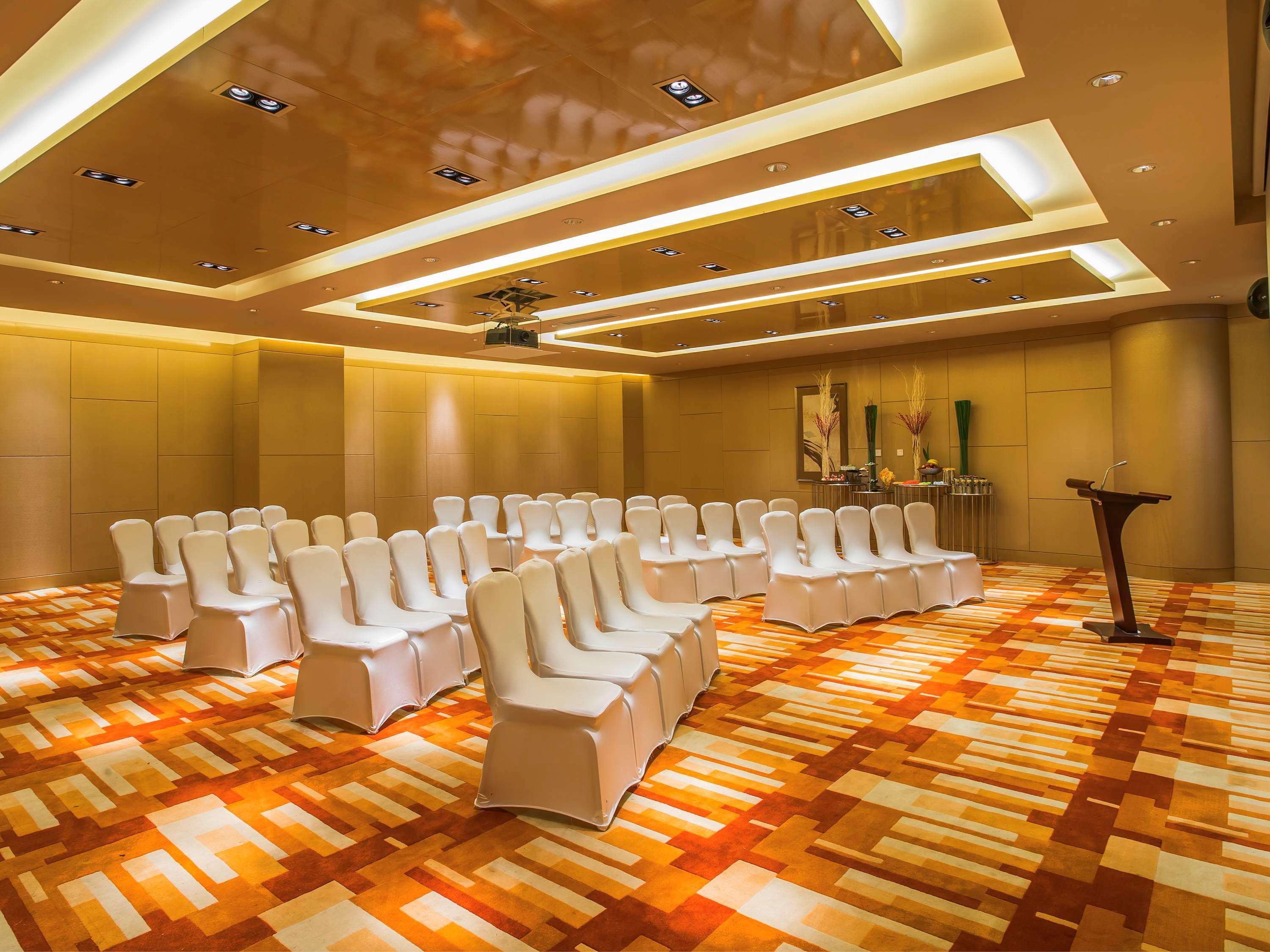 Pullman Linyi Lushang Екстериор снимка