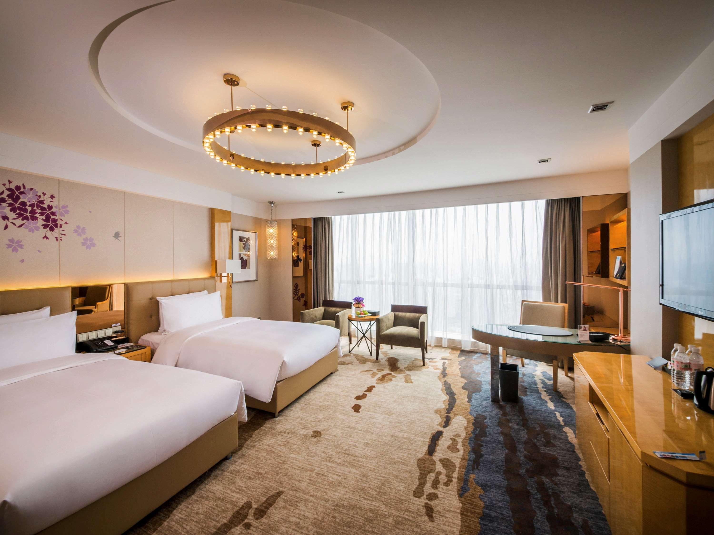 Pullman Linyi Lushang Екстериор снимка