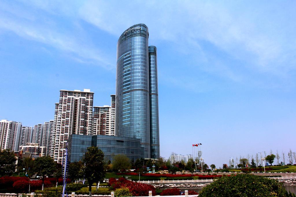 Pullman Linyi Lushang Екстериор снимка
