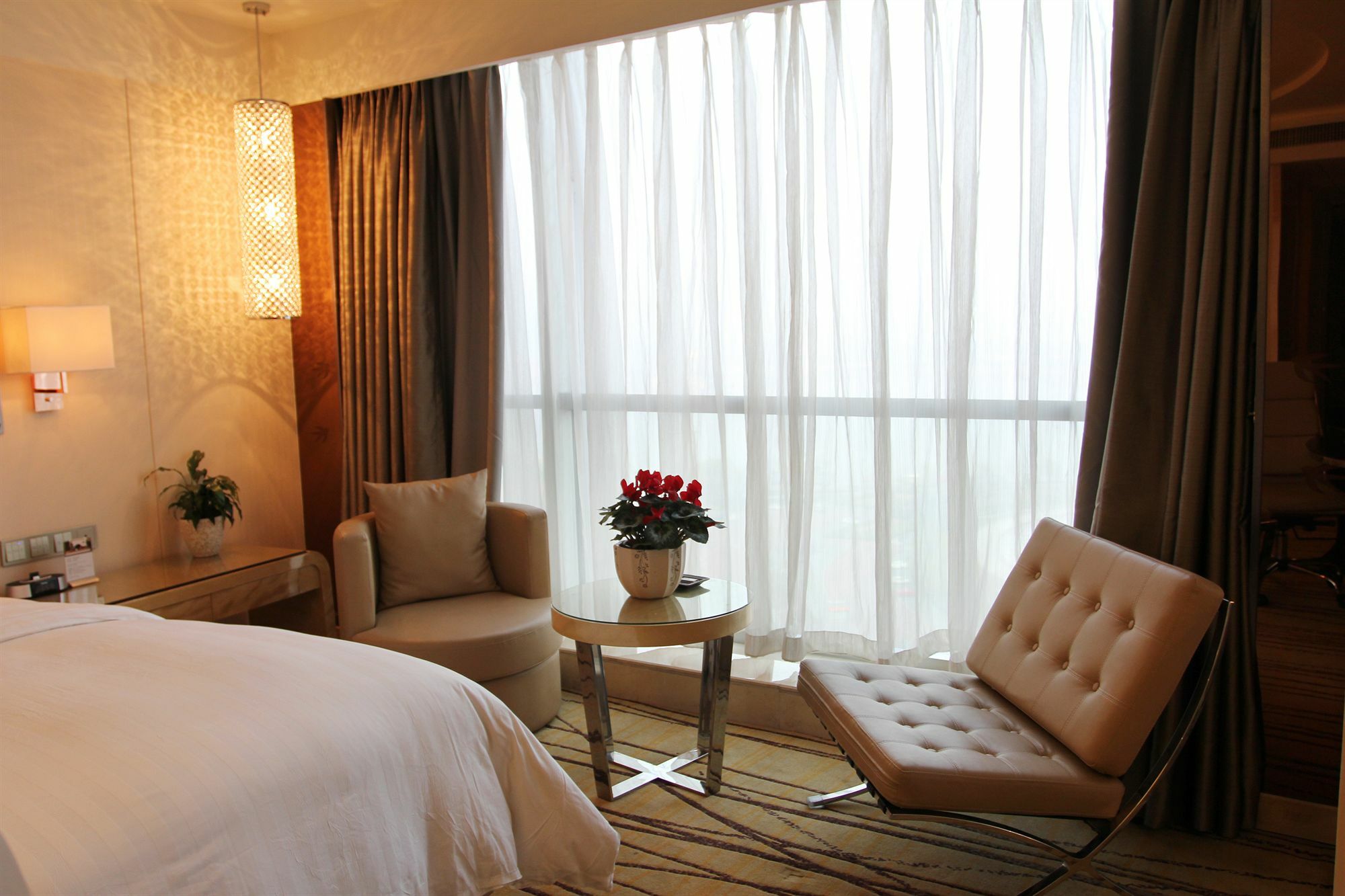 Pullman Linyi Lushang Екстериор снимка
